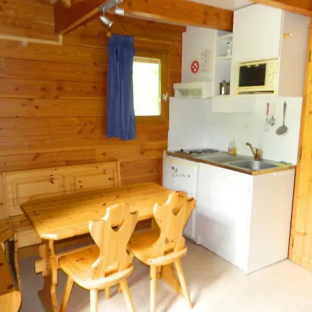 Camping Les 7laux * Theys